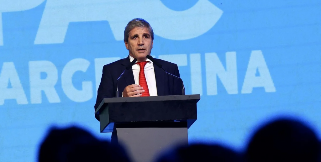 Luis Caputo procura equilibrios entre bancos y gobernadores