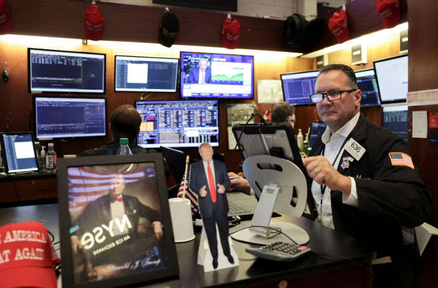 El impacto del fuerte respaldo de Trump: tendencia positiva para los bonos, dólar en baja y riesgo país que cayó otro 6 por ciento