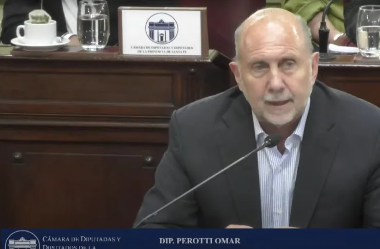 Perotti pidió resguardo y compromiso constitucional para un nuevo endeudamiento provincial