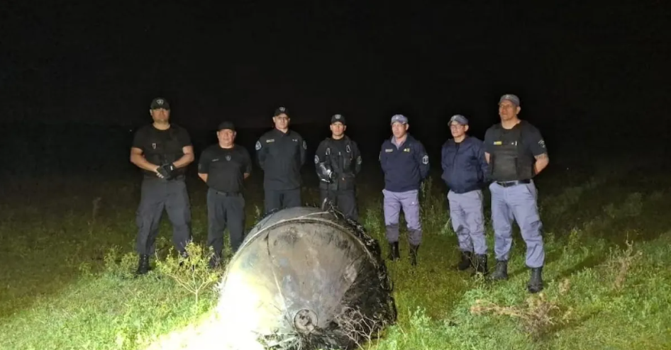 Misterio en Chaco: investigan un objeto metálico que cayó del cielo en Puerto Tirol