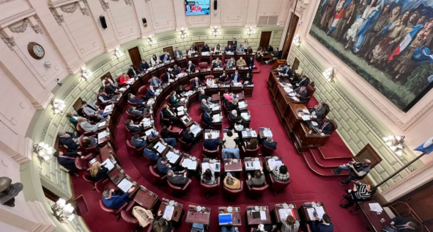 En una sesión maratónica, la Convención del 25 ya aprobó la autonomía municipal