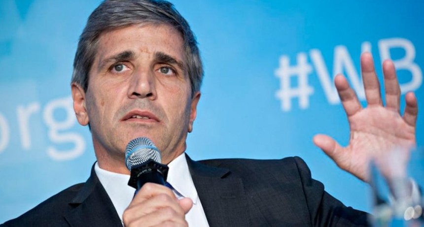 Economistas advierten que el Gobierno abandonó la libre flotación del dólar en plena incertidumbre electoral