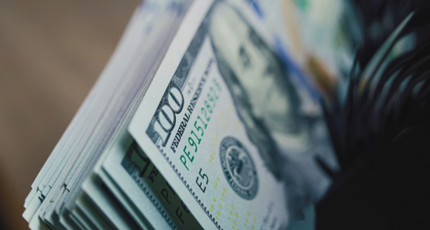 Tras la derrota electoral del Gobierno se esperan presiones sobre el dólar, los bonos y el riesgo país