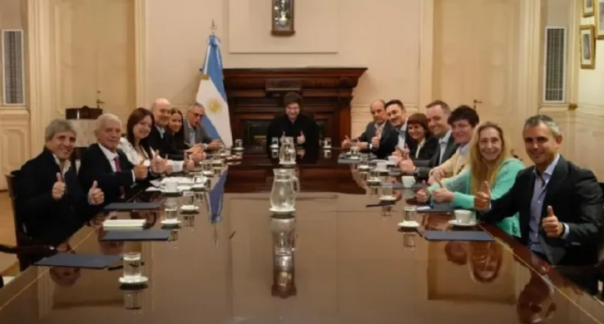 Milei convocó a los gobernadores a una mesa de diálogo nacional