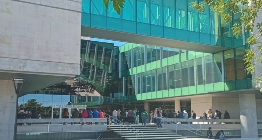 Una jueza norteña ordenó que cesen los descuentos del 