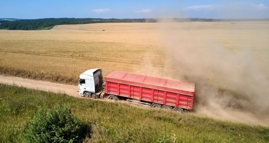 El “costo argentino” que sufre el agro: un flete por camión cuesta 32% más que en Brasil