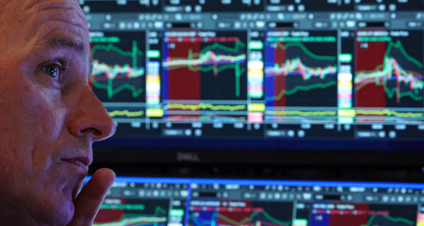 Jornada financiera: el dólar marcó un nuevo máximo en $1.475 y los bonos se hundieron hasta 6%