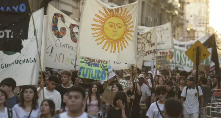 Rosario recordó La Noche de los Lápices con una masiva marcha