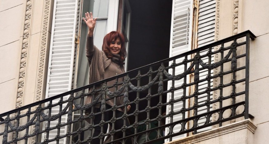 Se diluye el “olor a default” pero persiste el desafío de la política