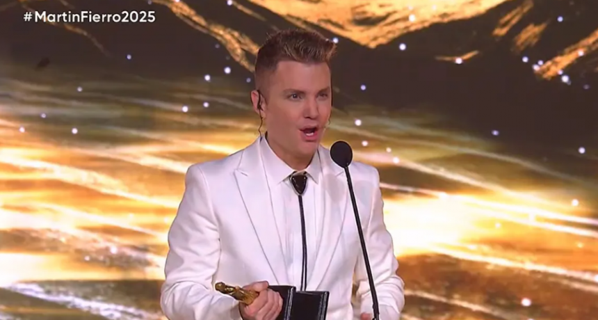 VIDEO. ¡Santiago del Moro se quedó con el Martín Fierro de Oro 2025!