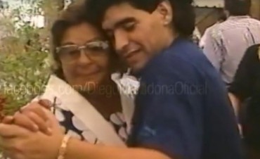 El emotivo video de Diego Maradona para Doña Tota en el Día de la Madre