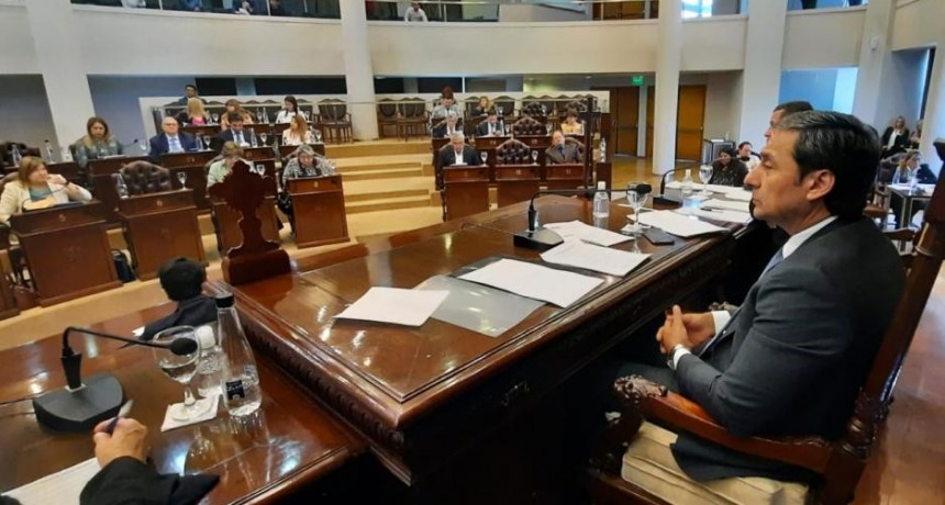 Aprueban consenso fiscal firmado por el presidente Fern&aacute;ndez y el gobernador Zamora