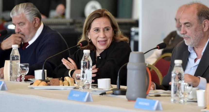 Activa participaci&oacute;n santiague&ntilde;a en la reuni&oacute;n del Consejo Federal de Salud en Ushuaia