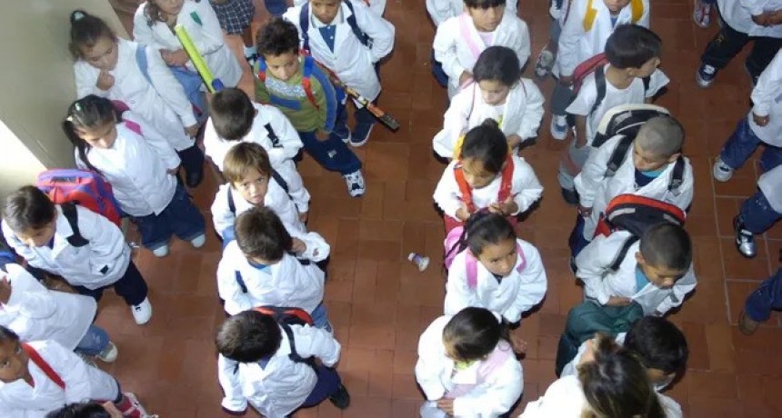 La extensi&oacute;n del ciclo lectivo hasta el 23 de diciembre ser&aacute; para "todos" los alumnos 