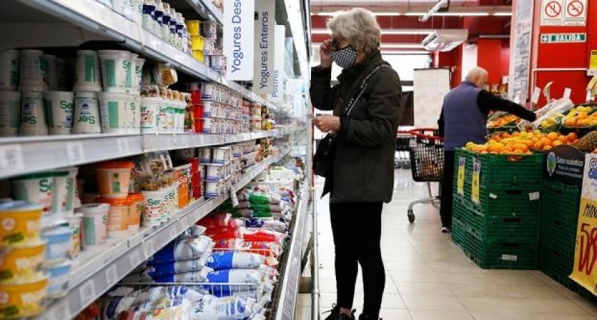 El programa "Precios Justos" abarcar&aacute; entre 1.500 y 2.000 productos que deber&aacute;n llevar su costo impreso en los envases