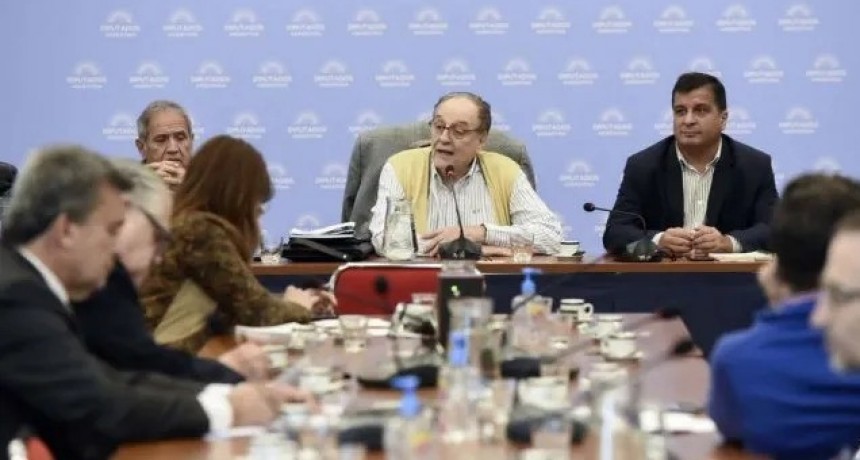 El presupuesto 2023 obtuvo dictamen con un art&iacute;culo para que los jueces paguen Ganancias