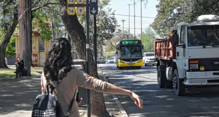 Subsidios al transporte: el Amba recibi&oacute; $71.390 millones y Santa Fe apenas $3.072 millones