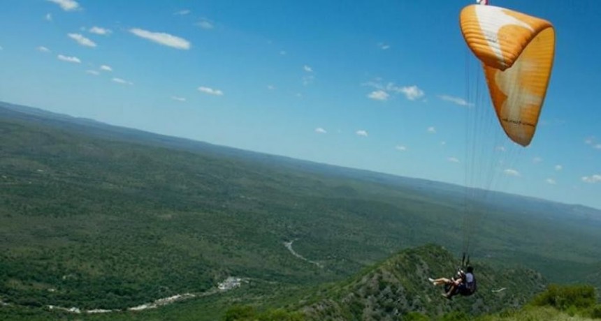 Muri&oacute; al caerse del parapente en la serran&iacute;a cordobesa de La Cumbre