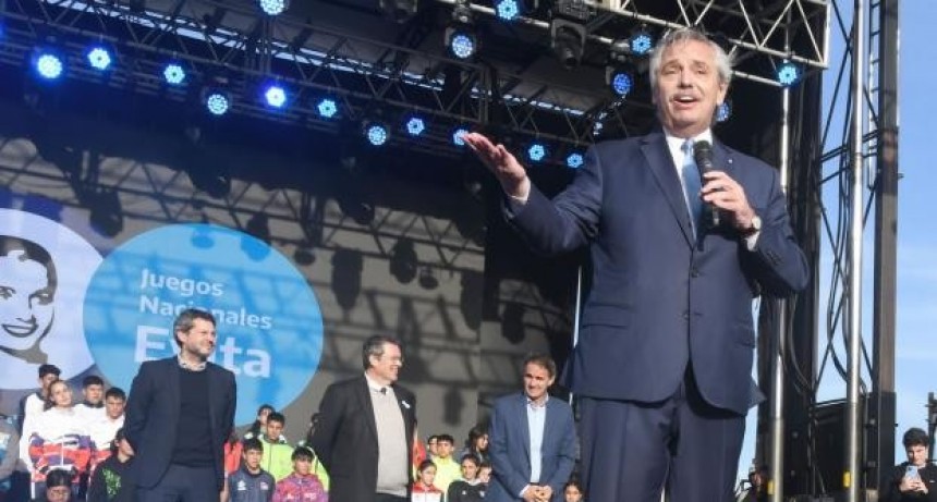Alberto Fern&aacute;ndez inaugur&oacute; los Juegos Evita 2022, donde participar&aacute;n m&aacute;s de 25 mil chicos 