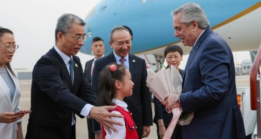 Alberto Fernández arribó a China para participar del III Foro de la Franja y la Ruta