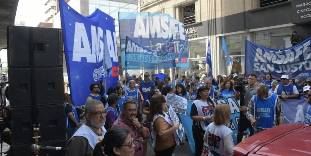 Fuerte concentración de docentes públicos en la Caja de Jubilaciones de Santa Fe