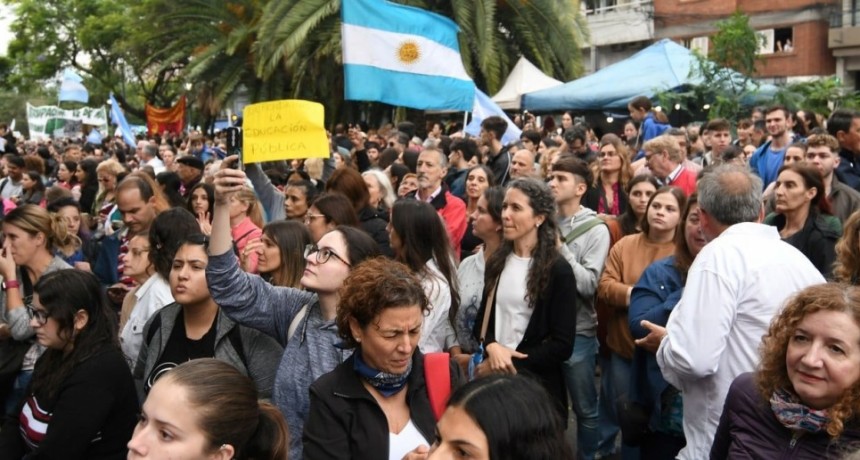 Reclamo universitario: el gobierno dice no estar en contra, pero ratificó el veto al financiamiento