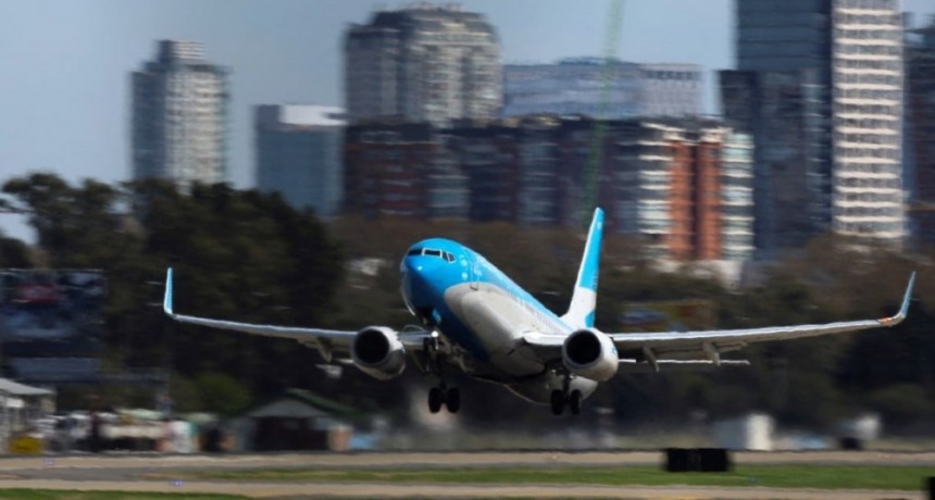 El Gobierno decretó la privatización de Aerolíneas Argentinas