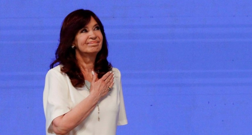 Cristina Kirchner presentó su lista para competir por la presidencia del PJ