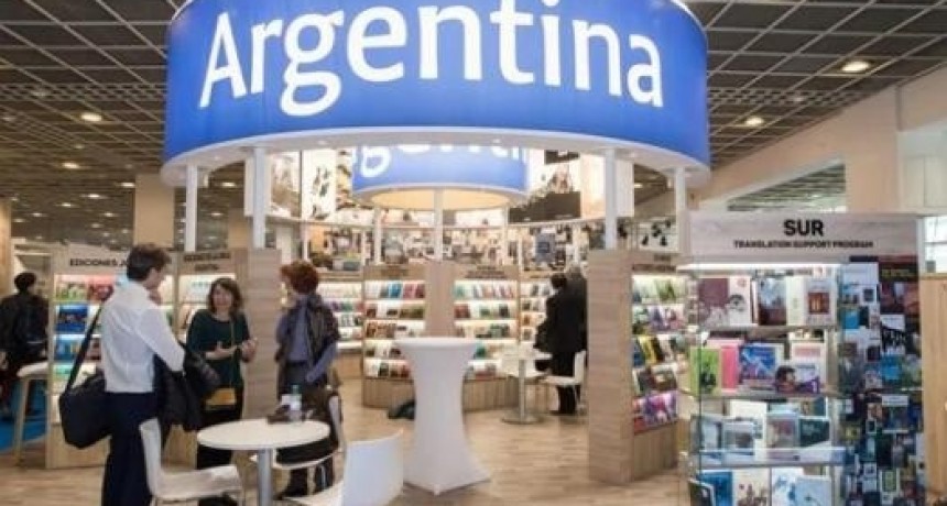 Por la motosierra de Milei, Argentina no tendrá stand oficial en la Feria del Libro de Frankfurt