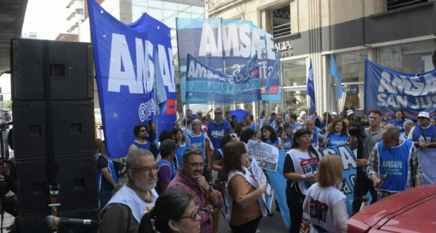 Fuerte concentración de docentes públicos en la Caja de Jubilaciones de Santa Fe