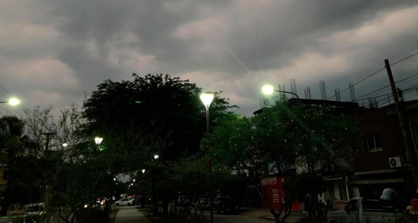 Después de un día caluroso, llegaron las lluvias a la Madre de Ciudades