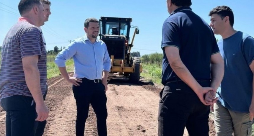 Avanzan las obras de ripio para ampliar la conectividad vial entre Avellaneda y Guadalupe Norte