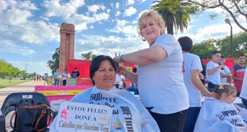 Los peluqueros de Vera juntos en una campaña solidaria