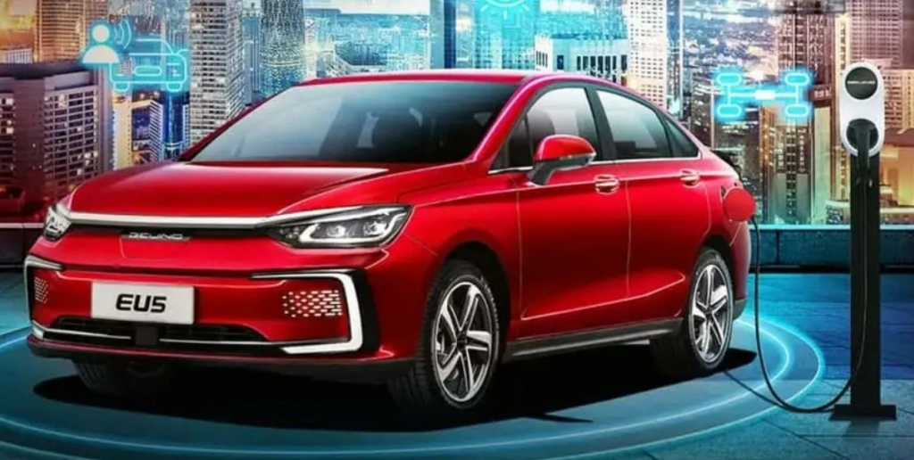 El gobierno nacional lanza la importación de 50.000 autos híbridos para 2026