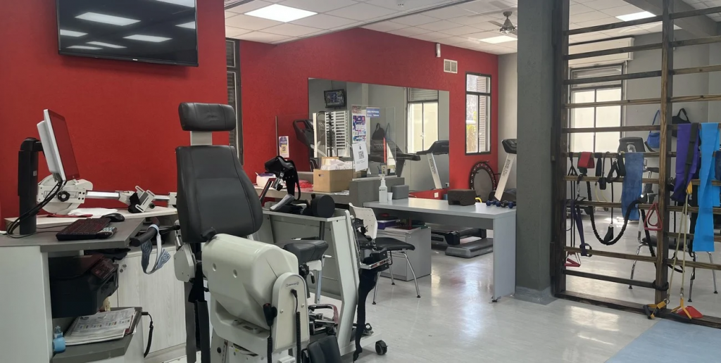 Jerárquicos Educa lanzó la carrera de Kinesiología con prácticas en el Centro Maradona