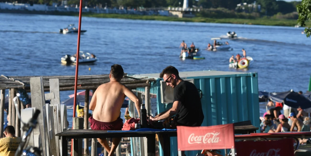 Santa Fe prorroga concesiones y prepara los paradores para el verano