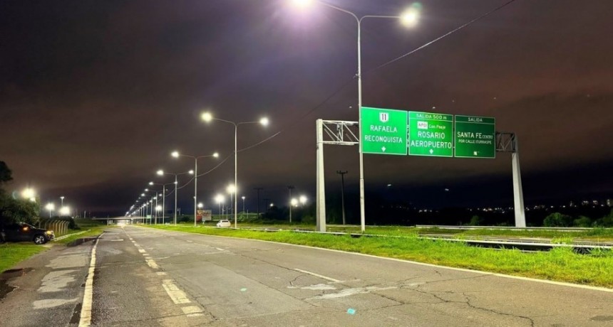 Impactante cambio en la circunvalación oeste de Santa Fe con iluminación en el tramo norte
