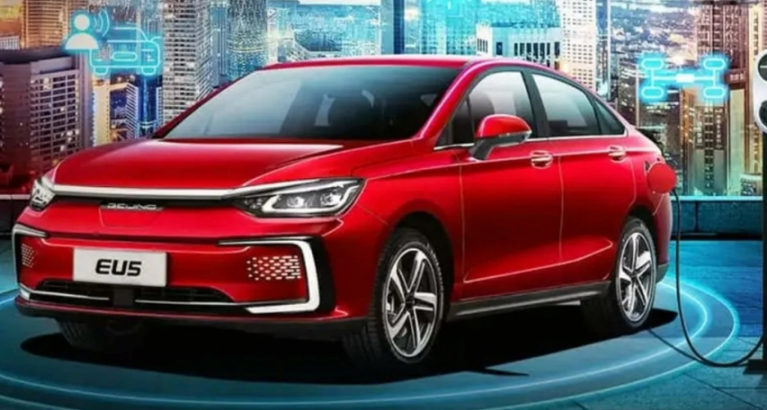 El gobierno nacional lanza la importación de 50.000 autos híbridos para 2026