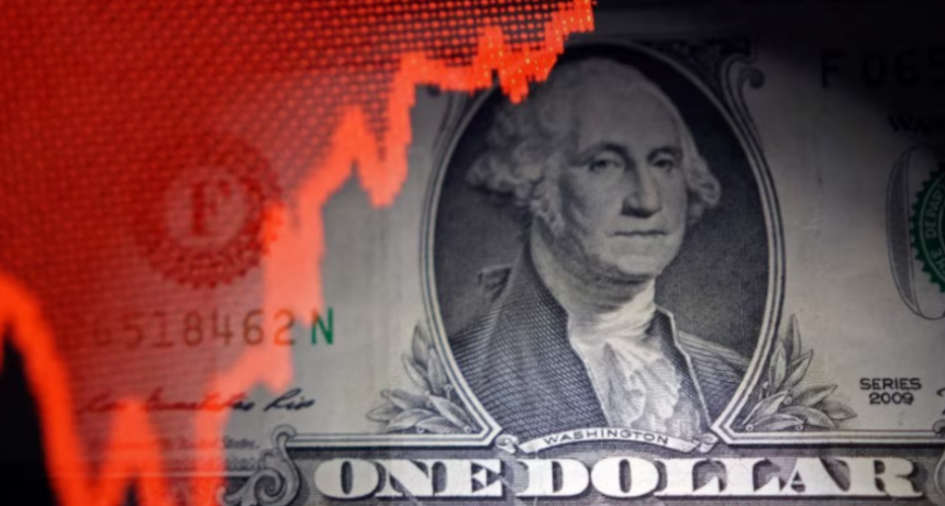 El dólar volvió a subir, tocó un precio récord y quedó muy cerca del techo de la banda cambiaria