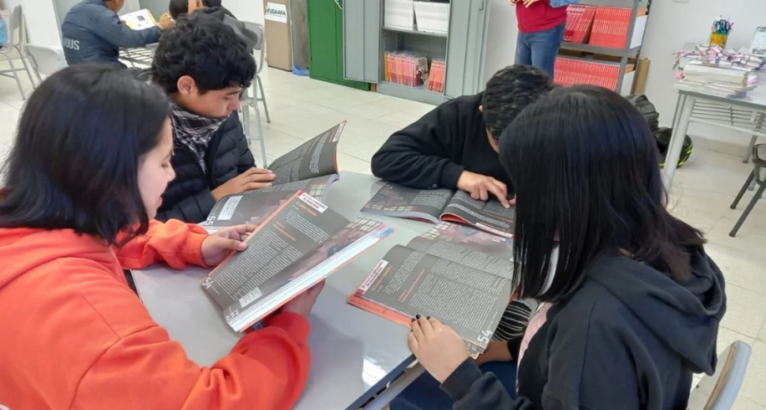Más apoyo para estudiantes secundarios: llegan las tutorías del