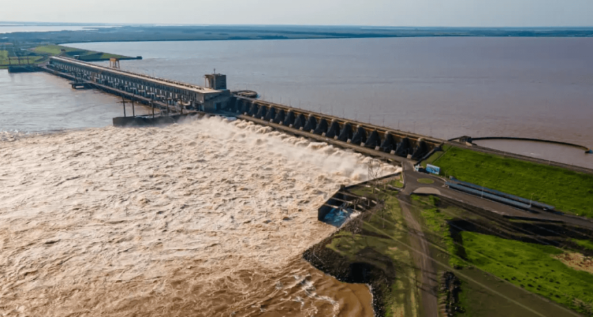 El Ni&ntilde;o extremo ya impacta en el Litoral: Itaip&uacute; y Yaciret&aacute; abrieron compuertas y hay temor en las islas ganaderas