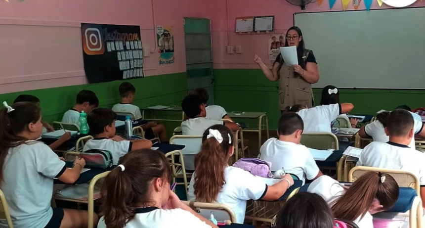 Asistencia Perfecta: m&aacute;s de 65 mil docentes, directivos, secretarios, preceptores y asistentes escolares cobrar&aacute;n el incentivo mensual de septiembre