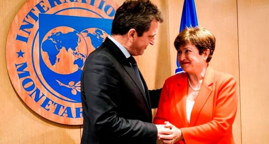 Para el FMI, Argentina necesita m&aacute;s ajuste para contener la inflaci&oacute;n y lograr estabilidad