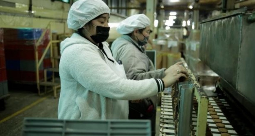 El gobierno nacional anunci&oacute; un decreto para convertir la asistencia social en empleo 