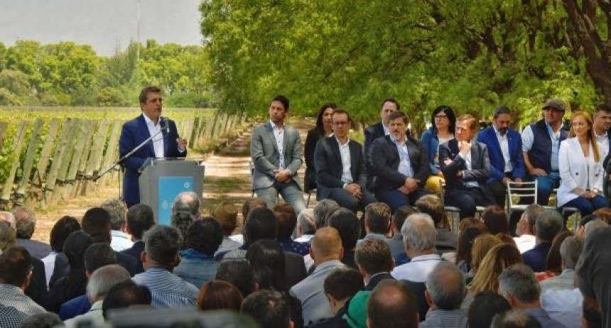 Massa anunci&oacute; un d&oacute;lar preferencial y cr&eacute;ditos para productores agropecuarios perjudicados por el clima 