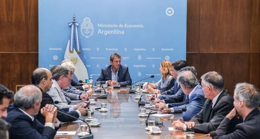 Transición económica: se demora la negociación del Presupuesto 2024 con ajuste fiscal que busca el nuevo Gobierno
