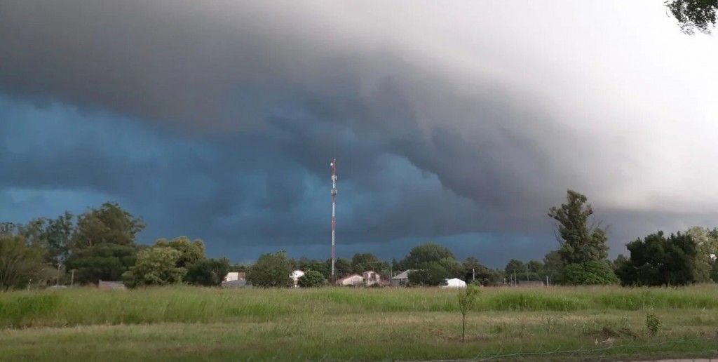 Toda la provincia de Santa Fe y el centro norte argentino, bajo alertas amarillo y naranja por tormentas