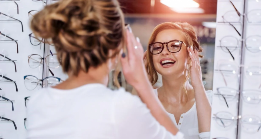 Cómo elegir los lentes perfectos según tu tipo de rostro 