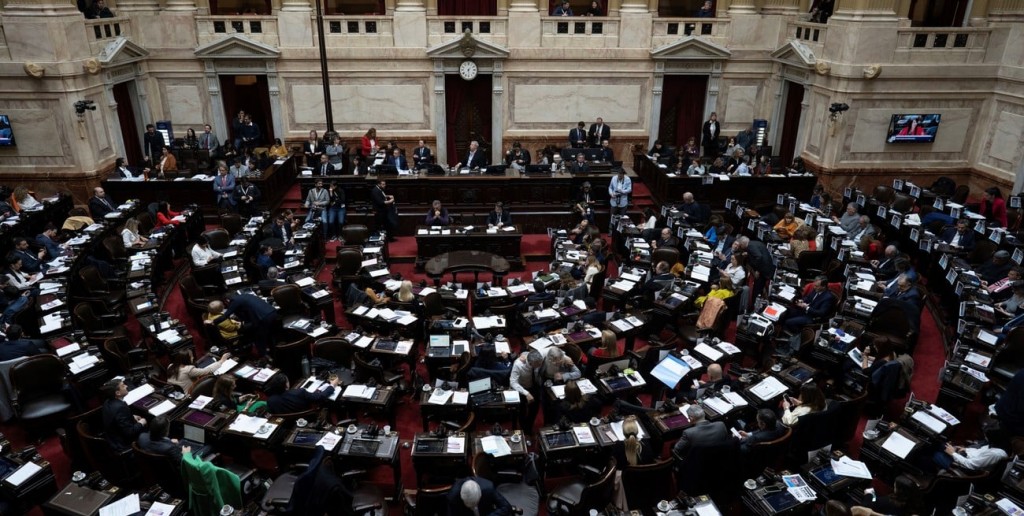 La reforma laboral desafía a las cúpulas sindicales pero también a las empresariales