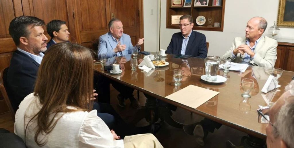 Senadores recibieron a empresarios de las telecomunicaciones